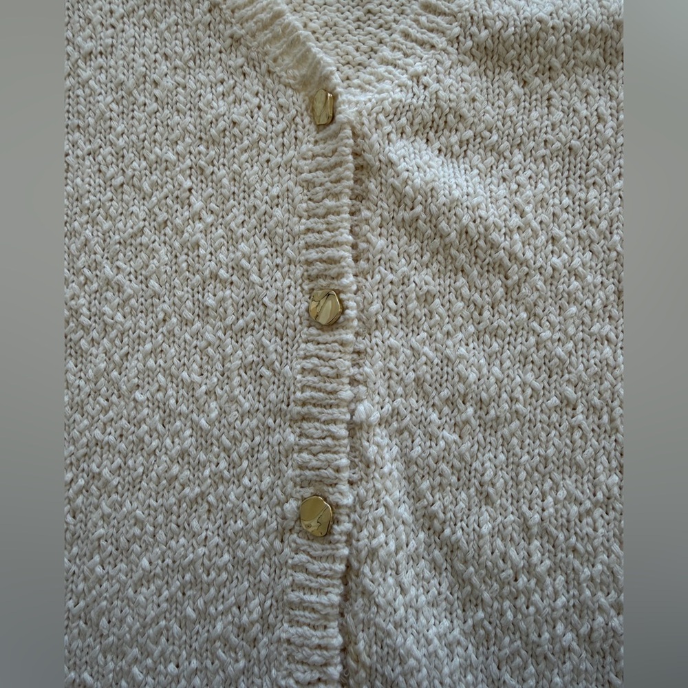 H&M Cream Knit Short Sleeve Cardigan Gold Button Textured Sweater Size Small - Picture 4 of 10